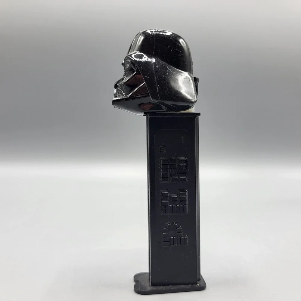 Vintage PEZ Candy Dispenser Star Wars Darth Vader 1997 Lucasfilm Hungary Black